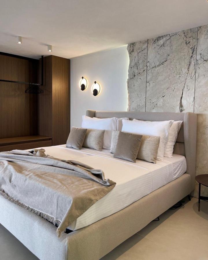 Mystique Luxury Suite Achlia エクステリア 写真